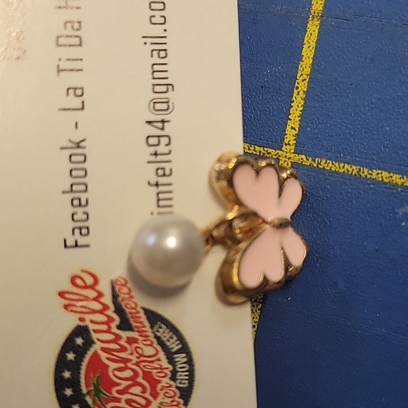 Pink Butterfly Pearl Faux Gold Tone Earrings - Picture 2 of 2